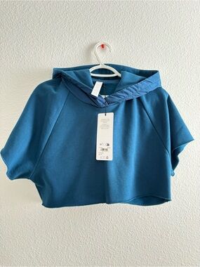 NWT ALO Yoga “Cropped in the air” Hooded Crop Top in Eclipse Blue, XS
